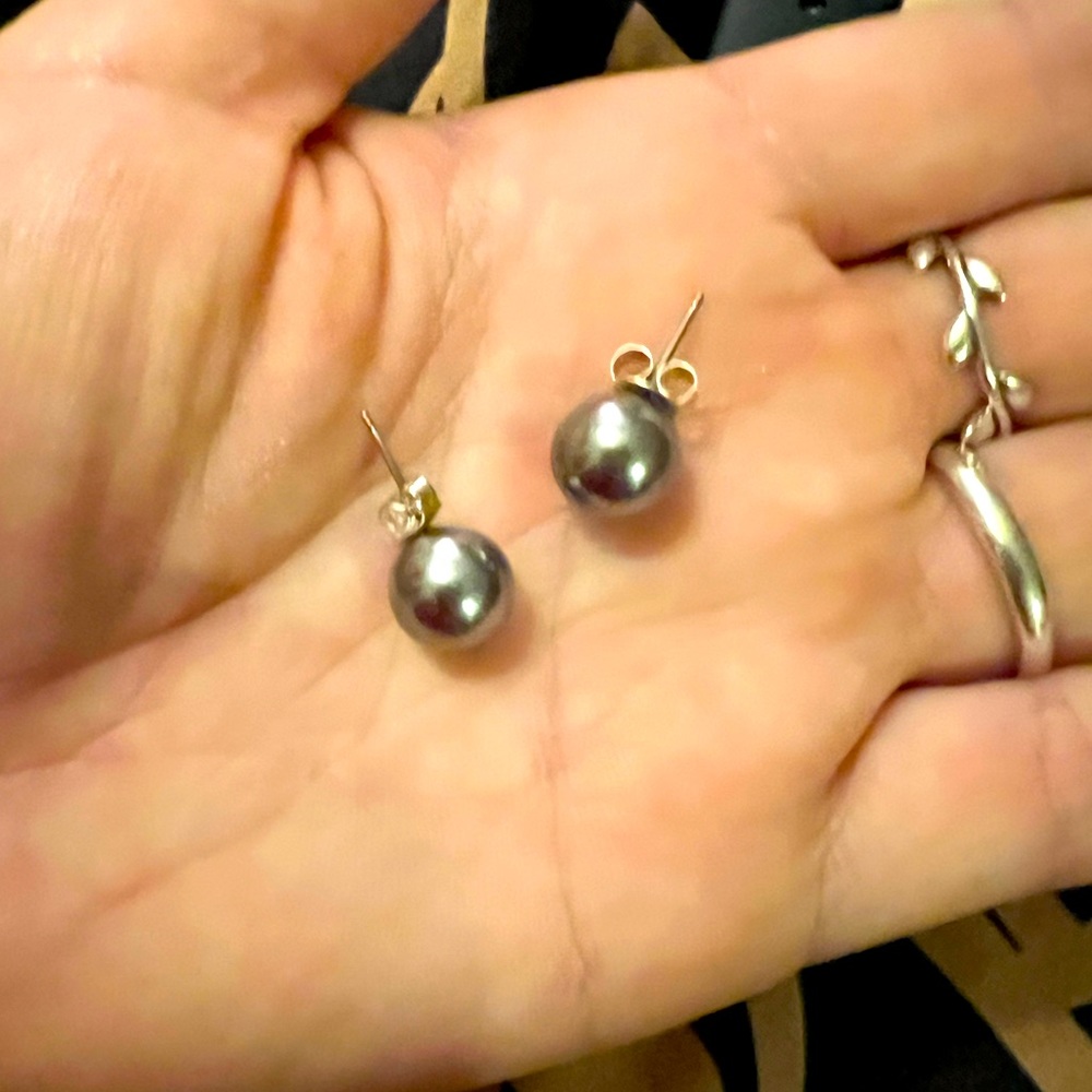 Black pearl sterling silver posts